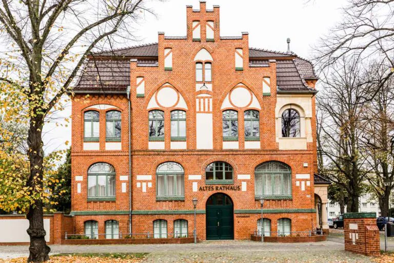 Außenaufnahme vom alten Rathaus Hennigsdorf