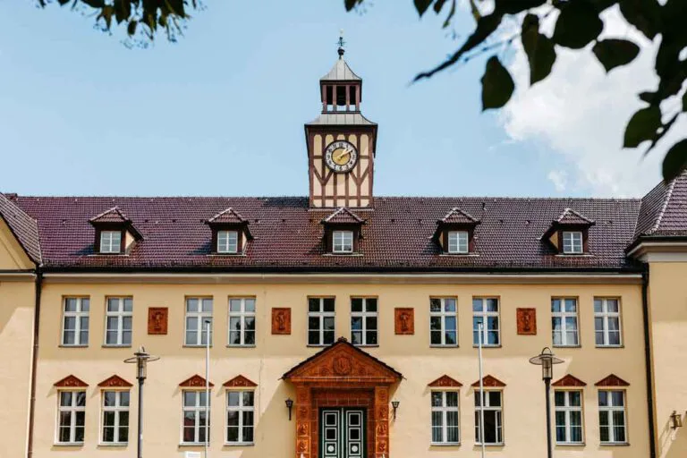 Detailaufnahme von außen Standesamt Velten
