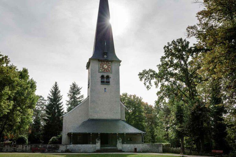 Evangelische Kirchengemeinde Nikolassee Aussenansicht